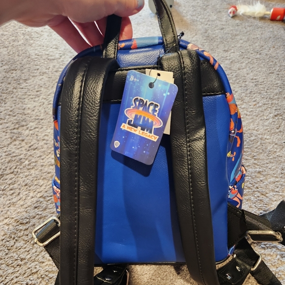 LOUNGEFLY SPACEJAM BACKPACK (RARE) - Picture 4 of 6